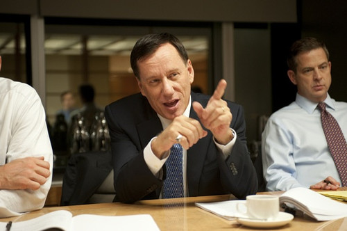 “大而不倒”因为有一双无形的手在支撑 “大而不倒”因为有一双无形的手在支撑